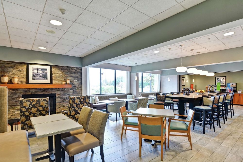 Hampton Inn Lewisburg 3