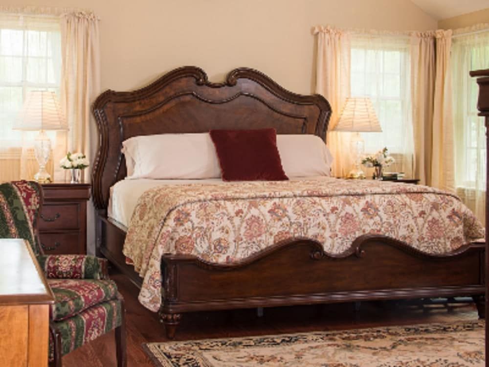 Caldwell House Bed & Breakfast 2