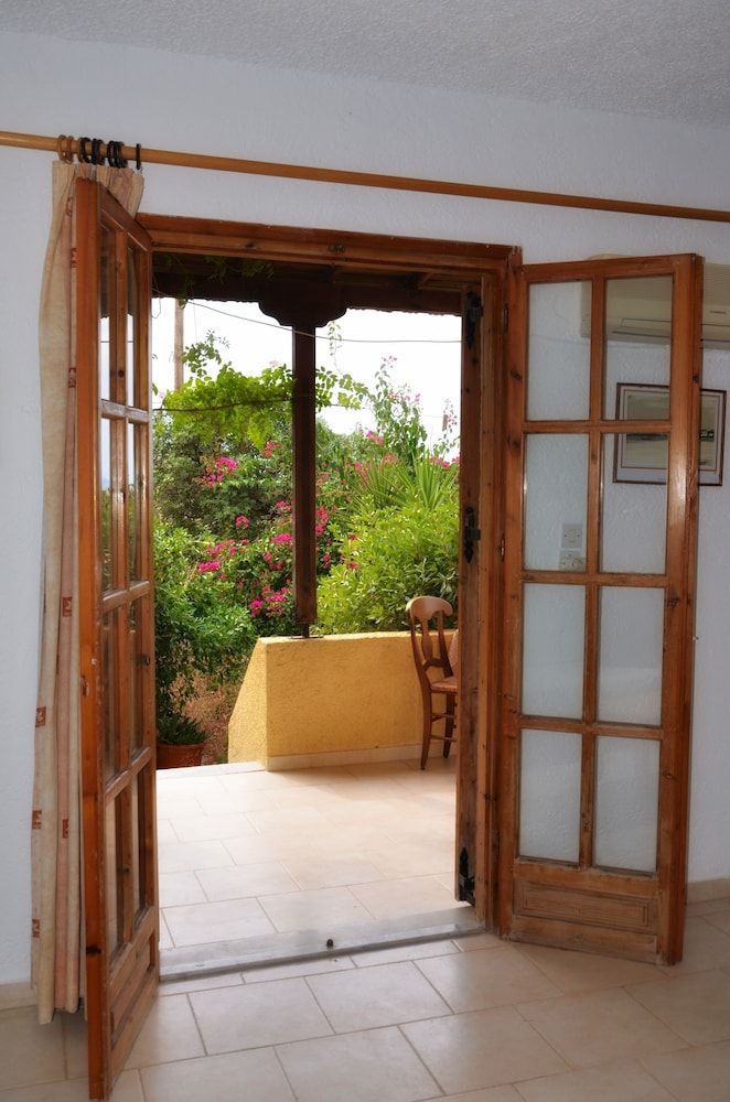 Vagia Beach Apartments 2