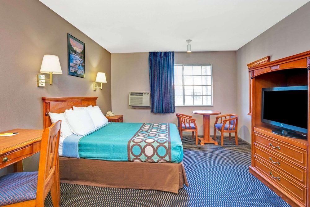Super 8 by Wyndham Upland Ontario CA 3
