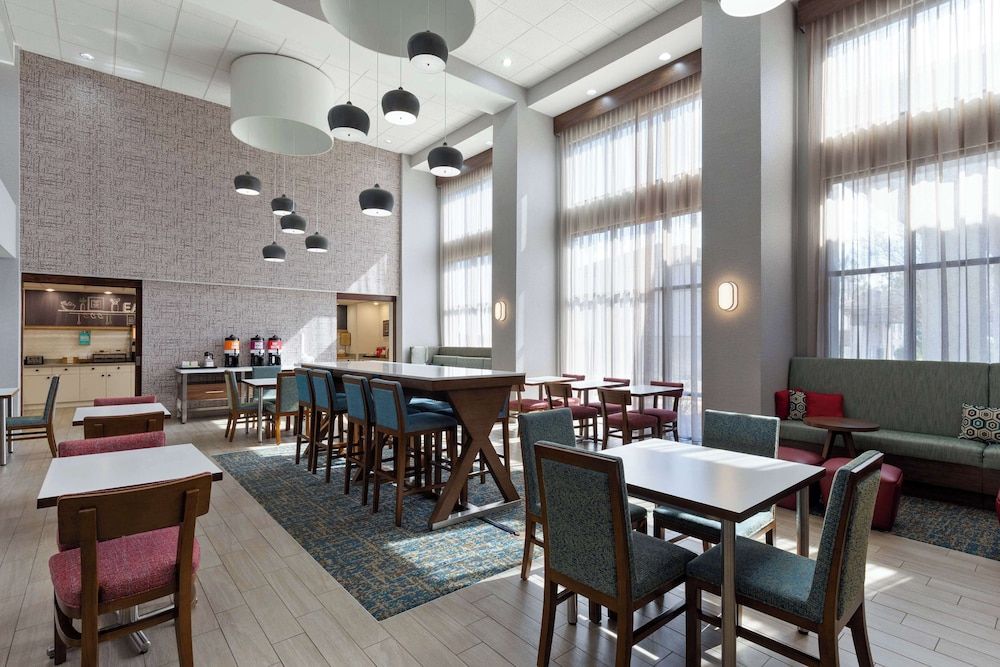 Hampton Inn & Suites Dothan 2