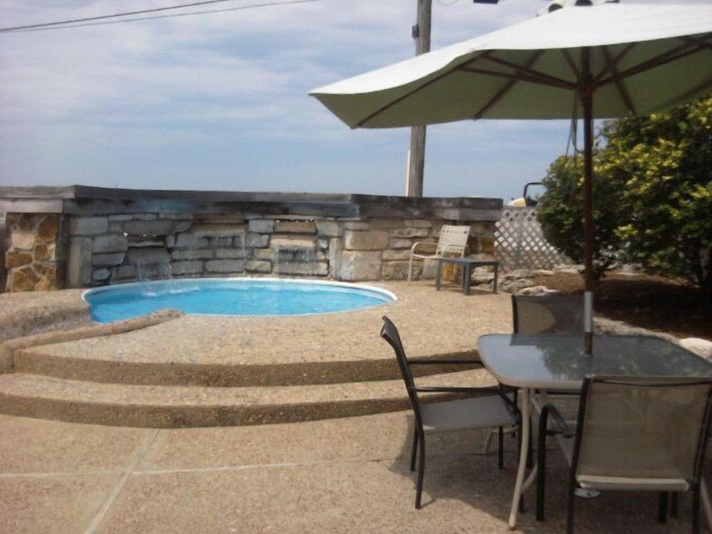 Quails Nest Inn and Suites 2 estrelas em Osage Beach