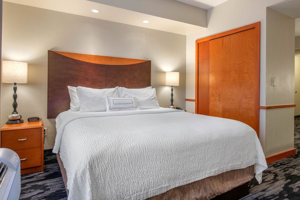 Fairfield Inn & Suites Holiday Tarpon Springs 3
