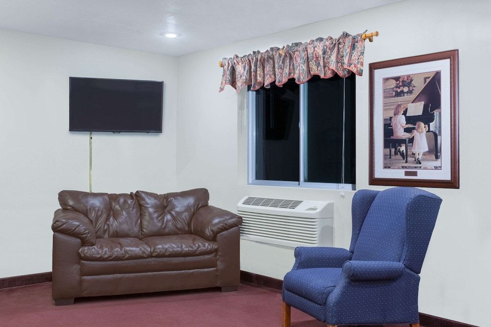 Super 8 by Wyndham Blackfoot 2