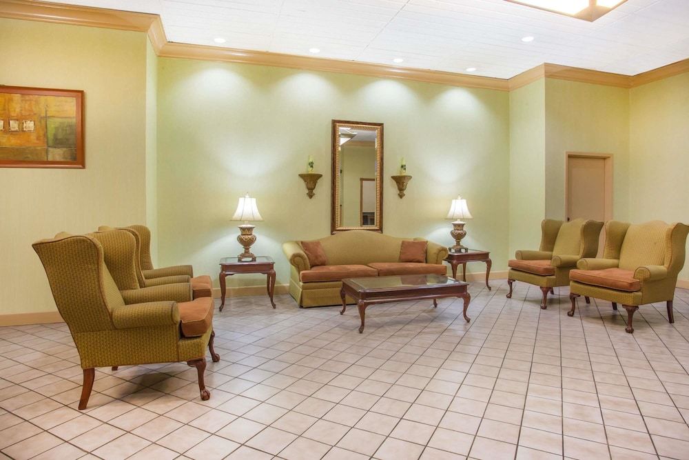 Ramada by Wyndham Wytheville 3