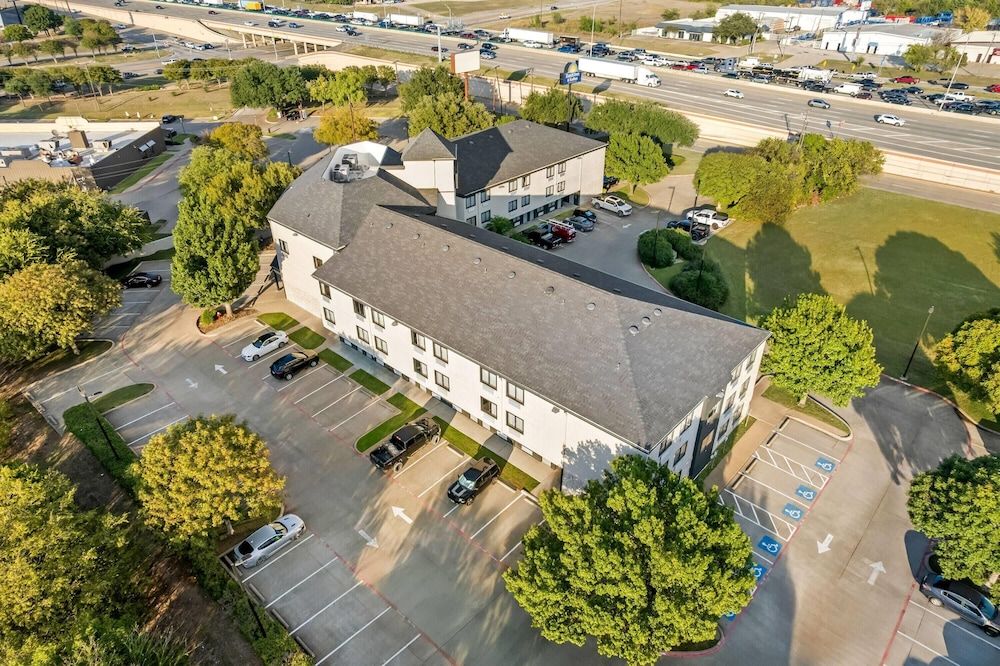 Days Inn & Suites by Wyndham DeSoto 2 estrellas en DeSoto