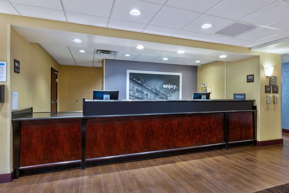 Hampton Inn Waterbury 3