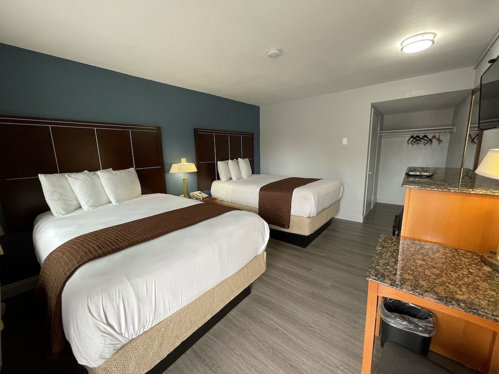 Pacific Inn 2