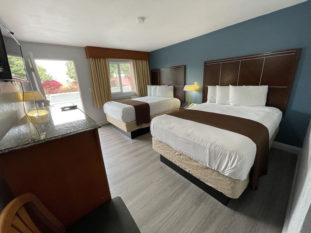 Pacific Inn 3