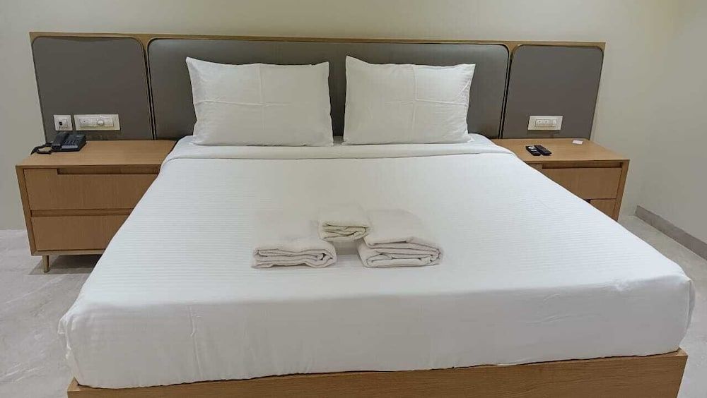 Hotel Sannidhi Emerald 3