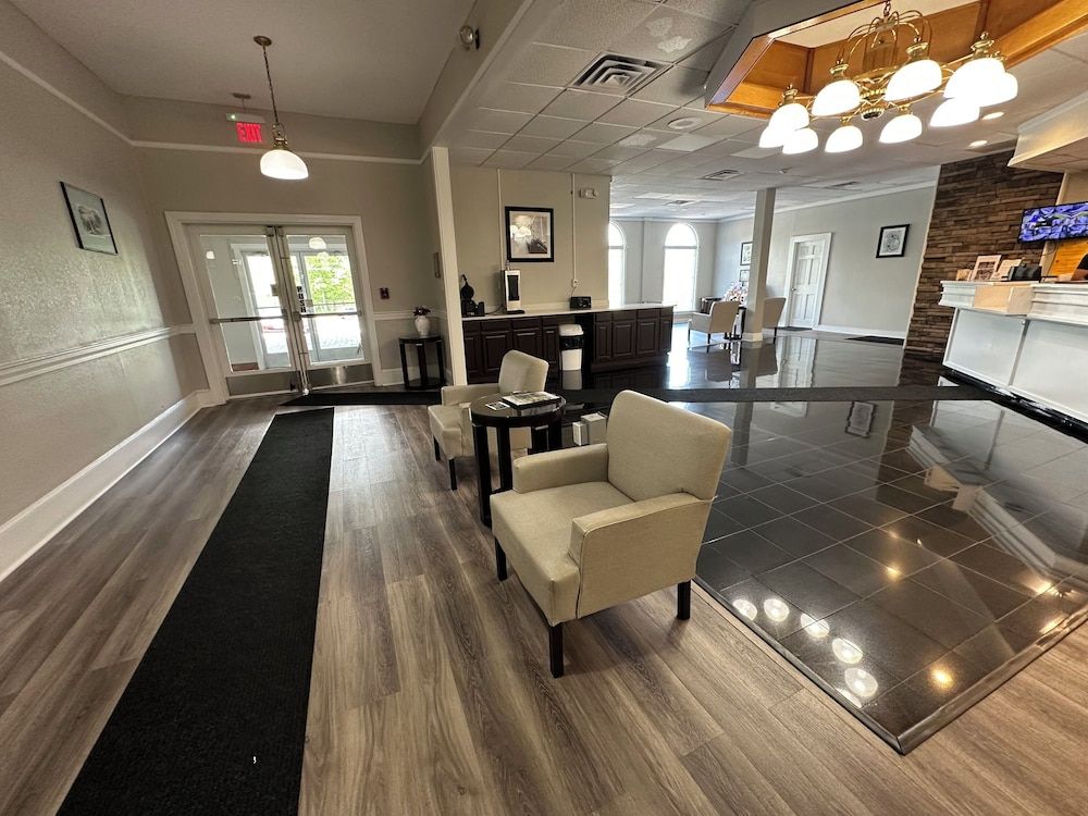 Whaler Inn and Suites 3