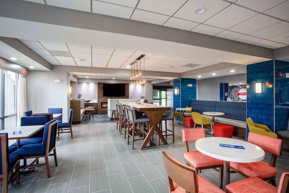 Hampton Inn Elkins 3