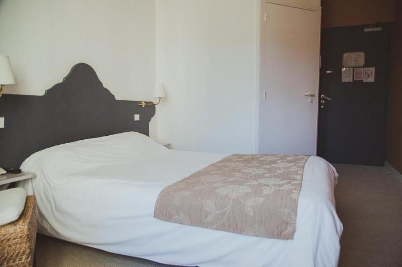 Logis Hotel Le Bourbon 3