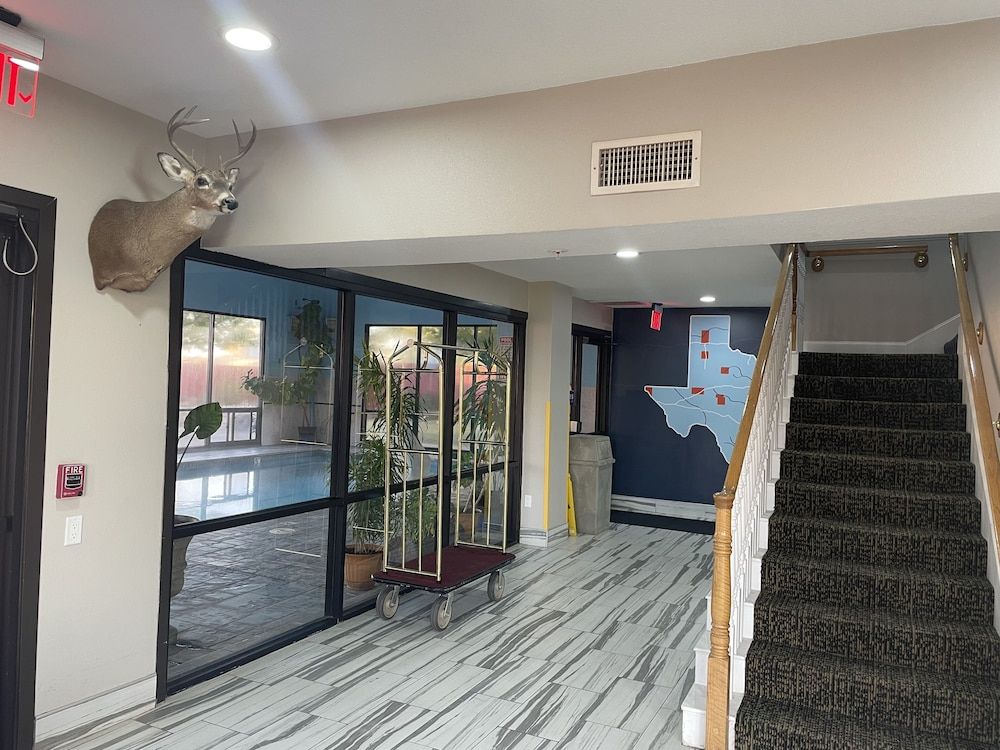 Days Inn by Wyndham Childress 3
