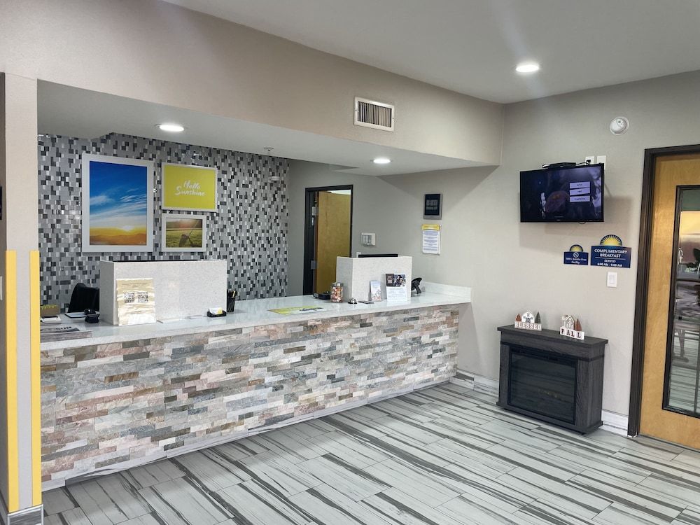 Days Inn by Wyndham Childress 2