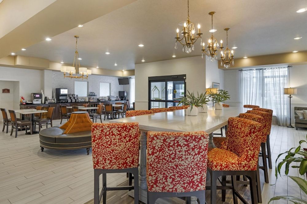 Best Western Plus Vineyard Inn & Suites 2