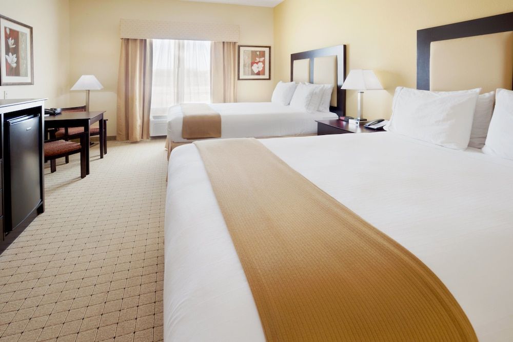 Holiday Inn Express & Suites Georgetown by IHG 3