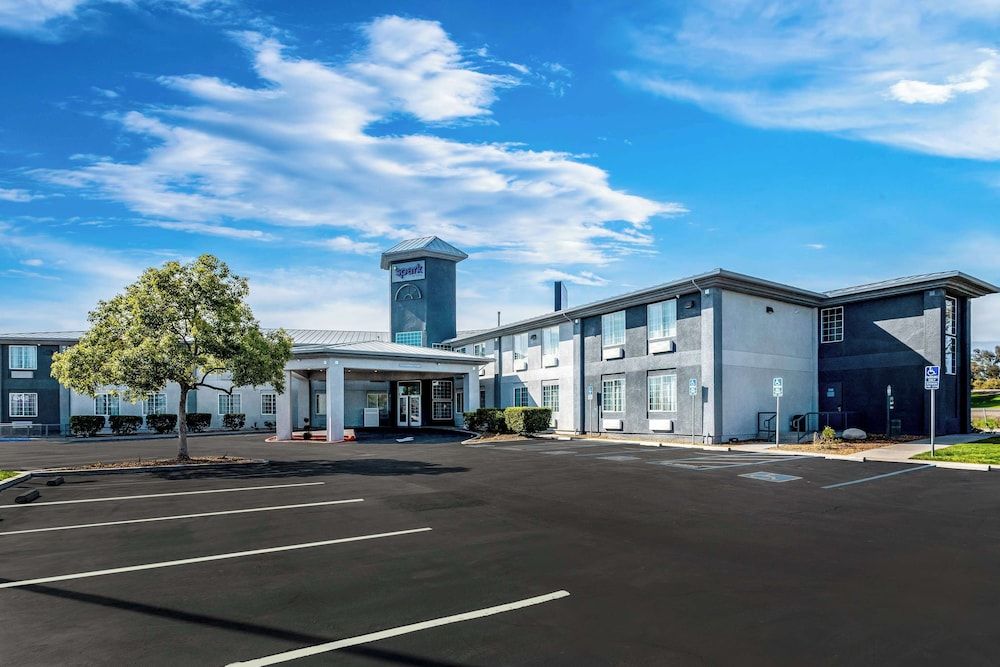 Spark by Hilton Williams 3 estrellas en Williams