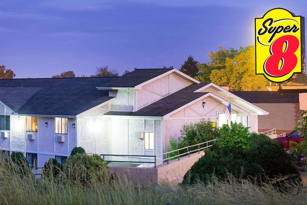 Super 8 by Wyndham Pittsburgh PA Airport/University Area 2 estrelas em Moon Township