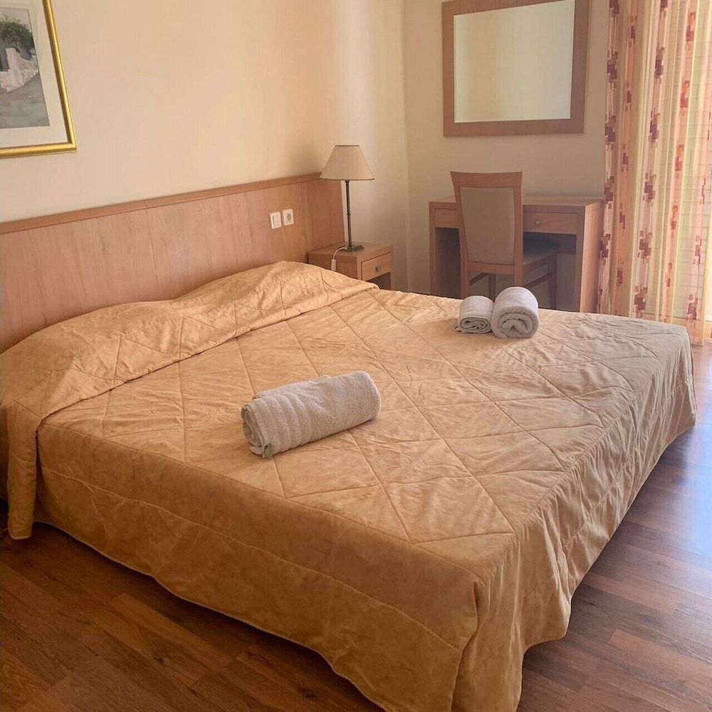 Saronis Hotel 3
