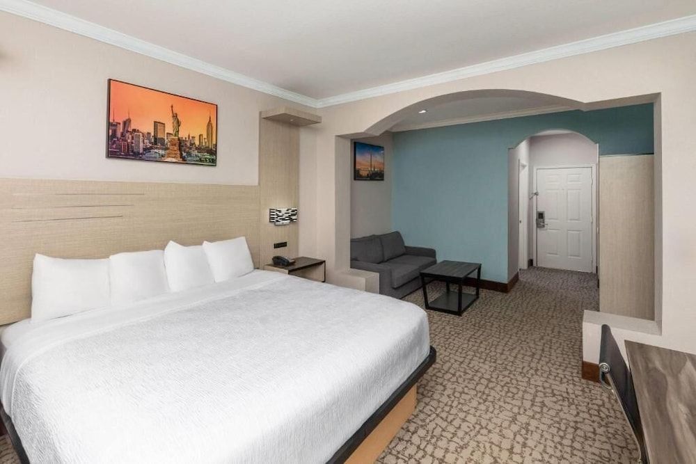 Baymont by Wyndham Texas City 3