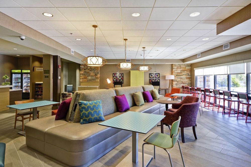 Home2 Suites by Hilton Carbondale 2