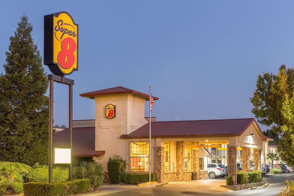 Super 8 by Wyndham Corning 2 estrellas en Corning
