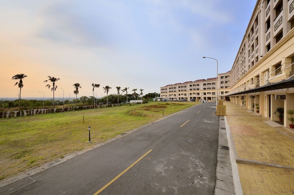 Hoya Resort Hotel Chiayi 2 estrellas en Minxiong