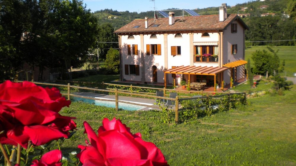 Agriturismo Il Cavicchio -1 estrellas en Pianoro