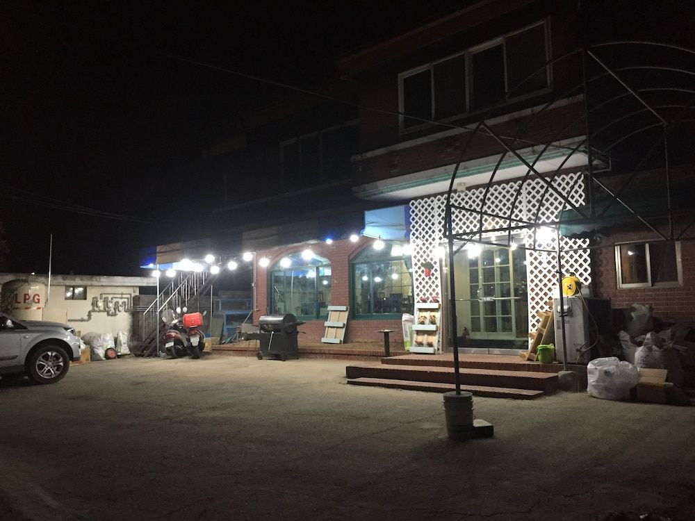 The Guesthouse DMZ Stay - Hostel -1 estrelas em Paju