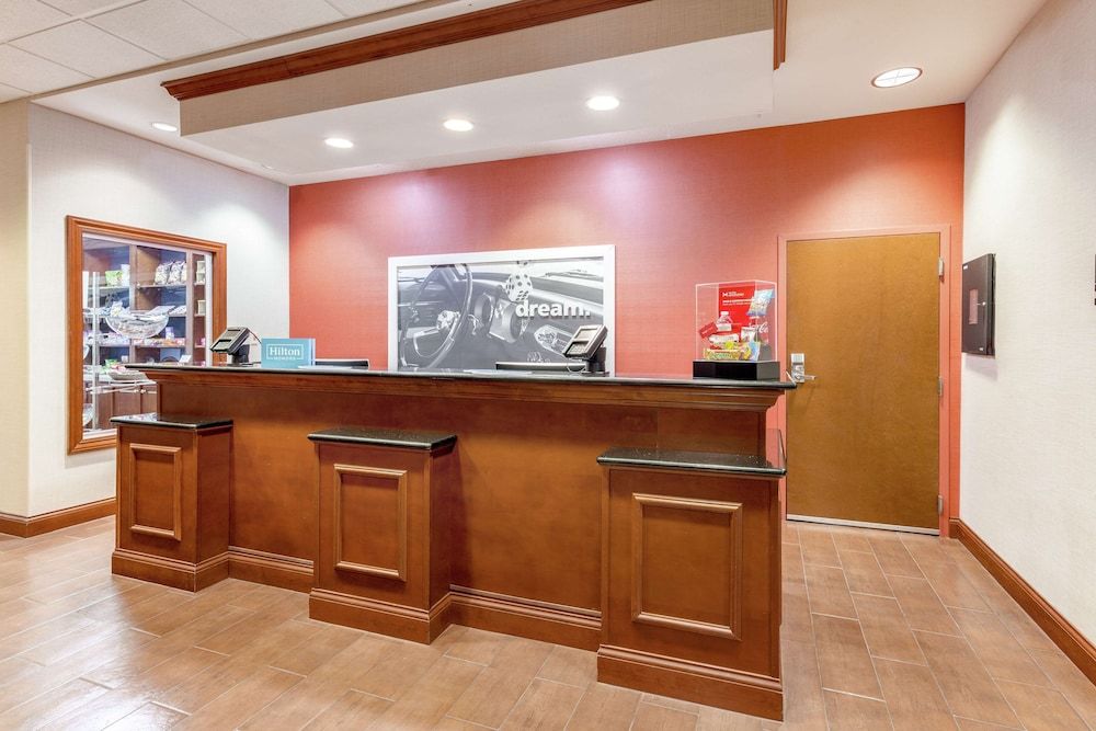 Hampton Inn Auburn 3