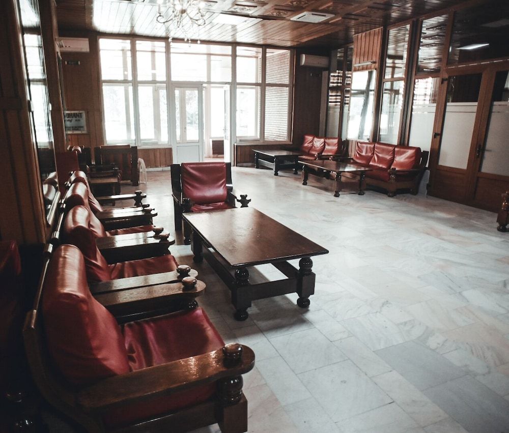 Petrosani Camere de Inchiriat - Hotel Petroshani srl 2