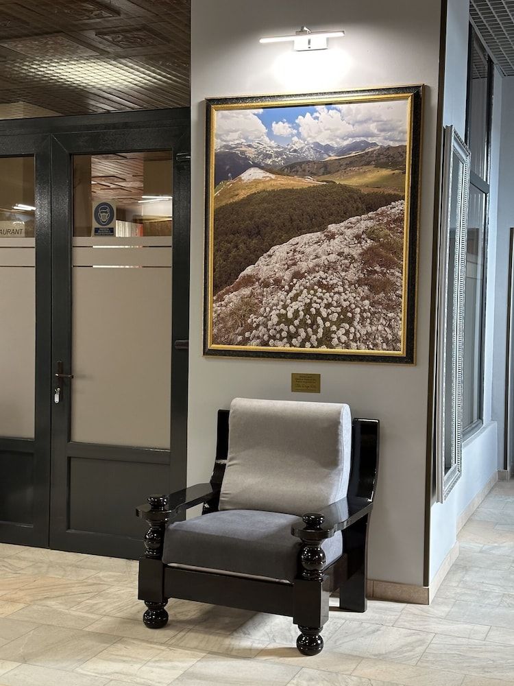 Petrosani Camere de Inchiriat - Hotel Petroshani srl 3