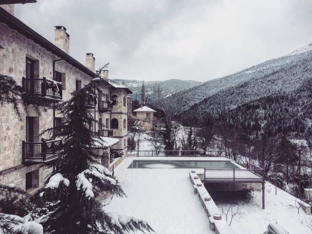 Styga Mountain Resort 3 estrellas en Zarouhla