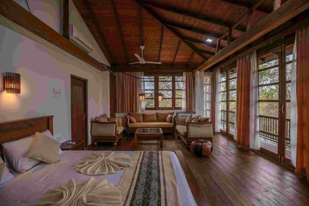 Jungle Paradise Hotel 3