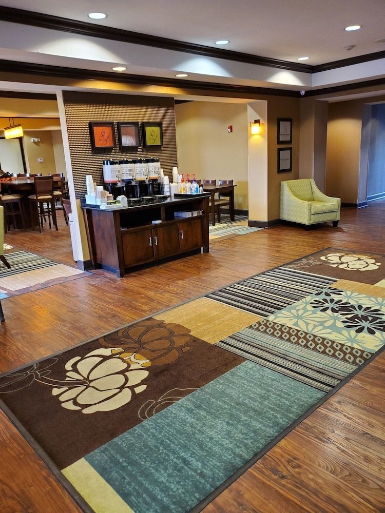Hampton Inn Stow 2