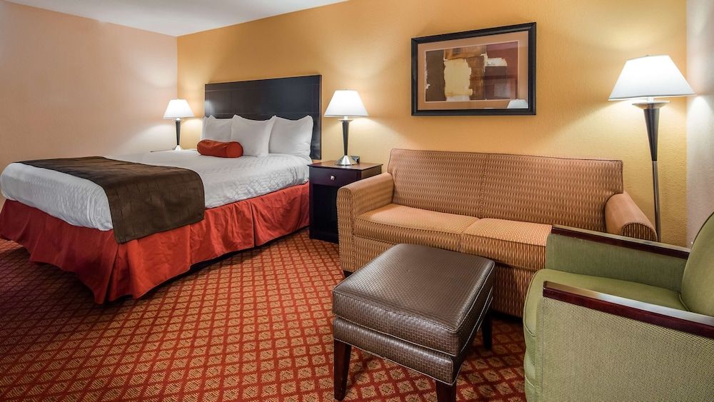 Best Western Plus Parkway Hotel 3
