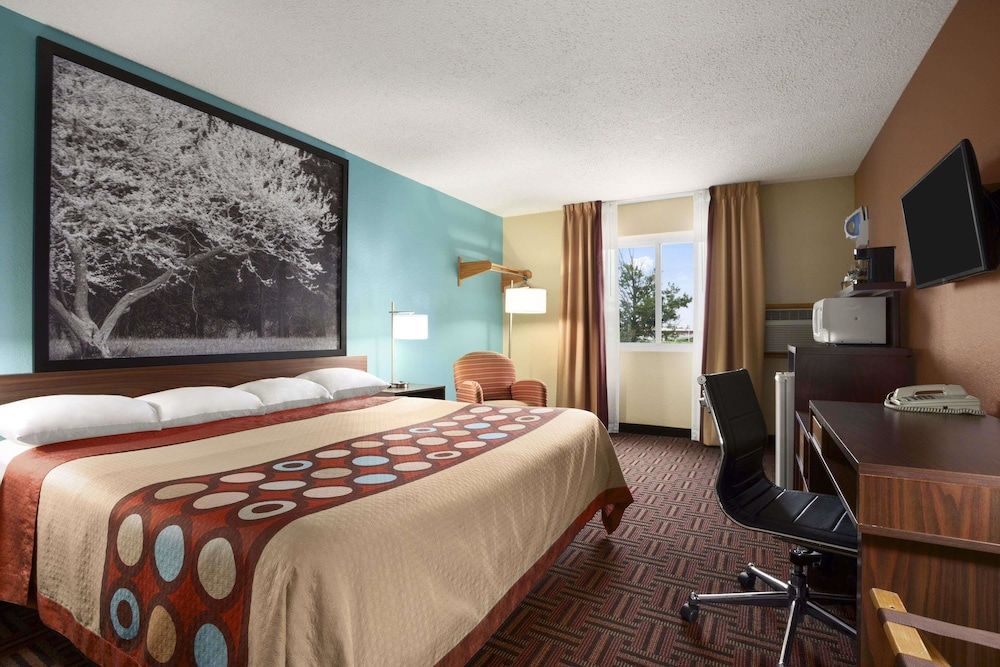 Super 8 by Wyndham Marion 3