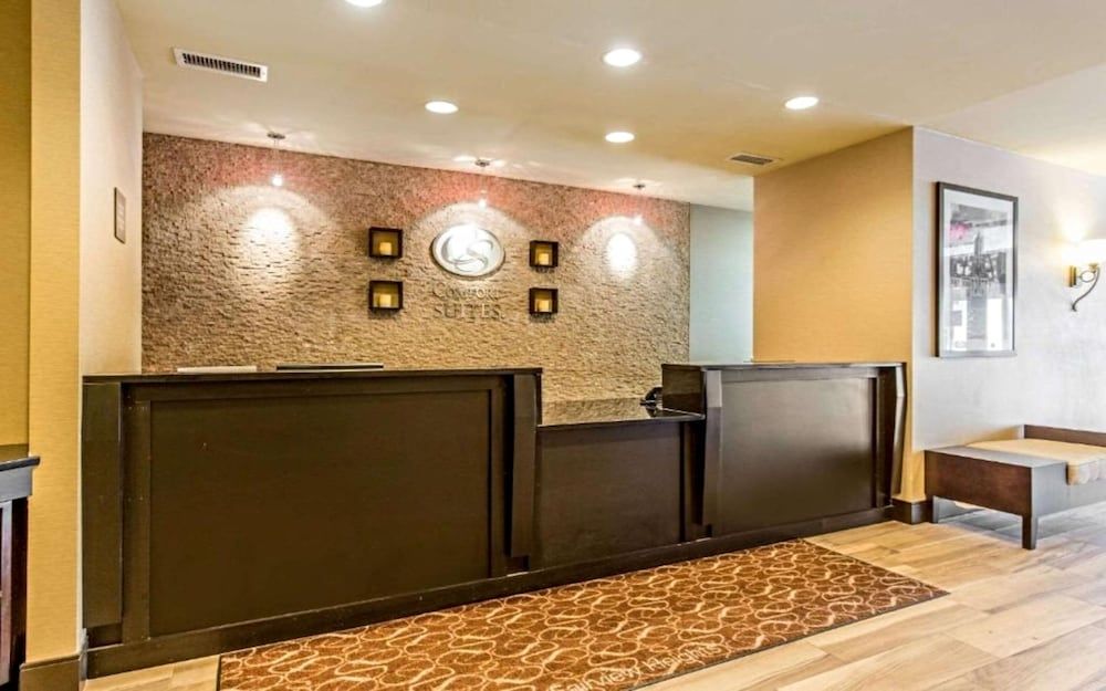Comfort Suites Fairview Heights - St. Louis 2