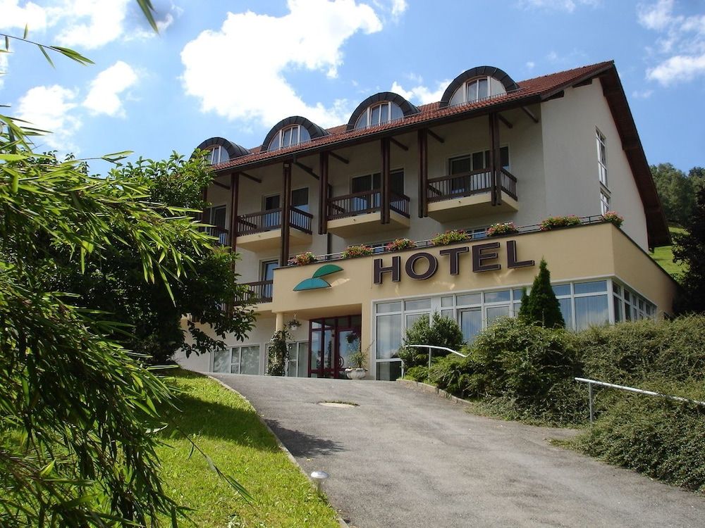 Hotel Mühlbergblick -1 estrellas en Mengersgereuth-Hämmern