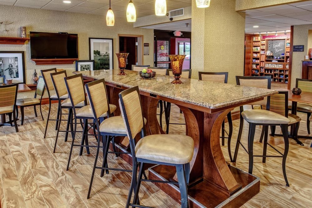 Hampton Inn Winchester 2