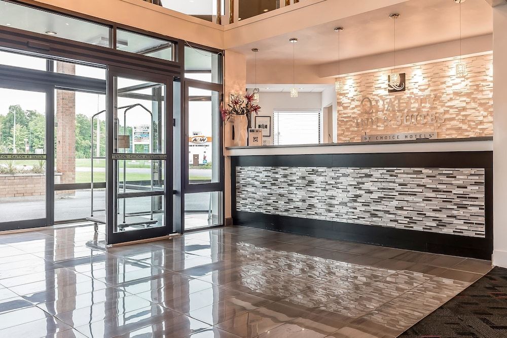 Quality Inn & Suites 3
