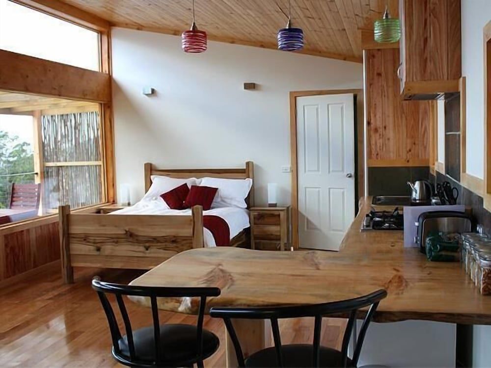 Woodbridge Hill Hideaway 2