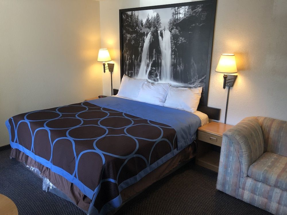 Super 8 by Wyndham Red Bluff 3