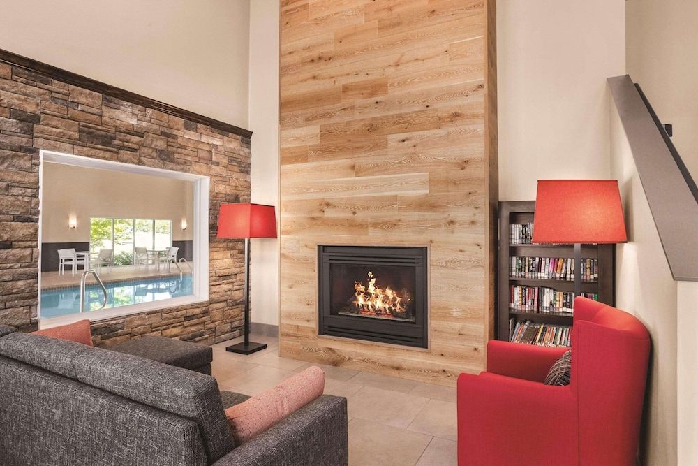 Country Inn & Suites by Radisson, Buffalo, MN 2