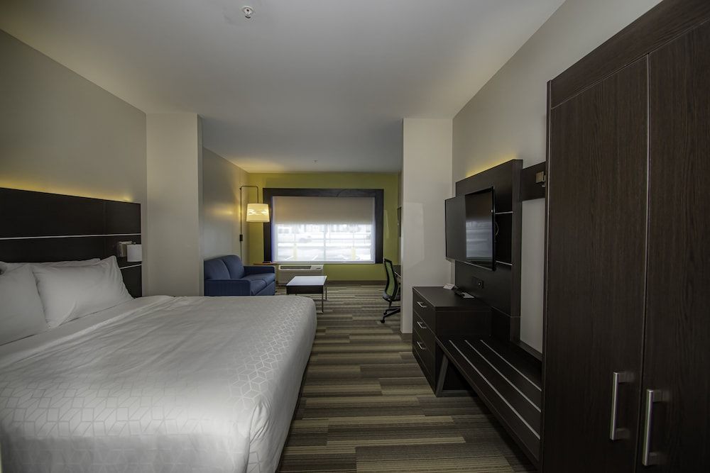 Holiday Inn Express & Suites Tonawanda - Buffalo Area by IHG 3