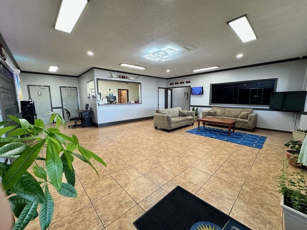 Days Inn by Wyndham Van Horn TX 2