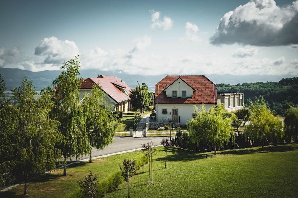 Tri lučke hotel & restaurant -1 estrellas en Krško