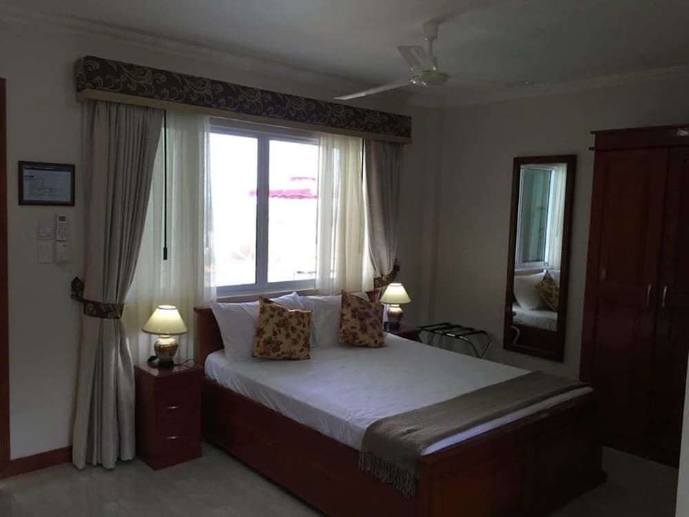 Ocean Breeze Resort 2