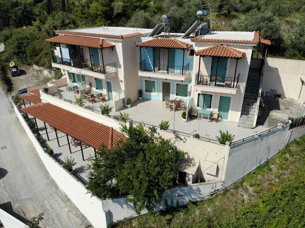 Anna Pension -1 estrellas en Patitiri